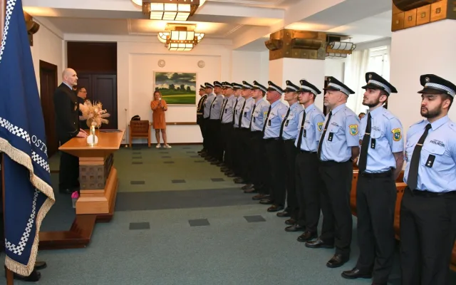 Městskou policii v Ostravě posiluje 15 nových strážníků. Jsou mezi nimi dvě ženy