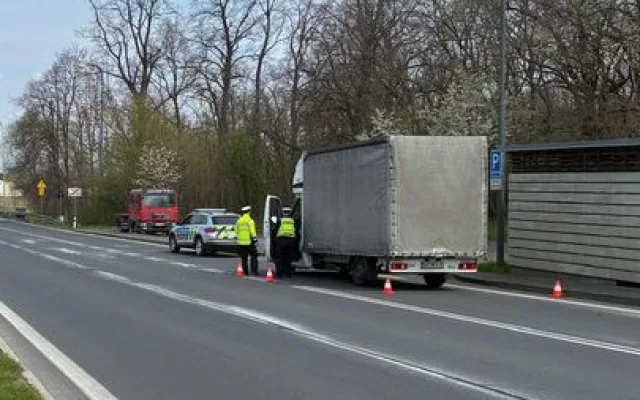 FOTO, VIDEO: Policisté v příhraničí zkontrolovali šest set aut a sedm set osob