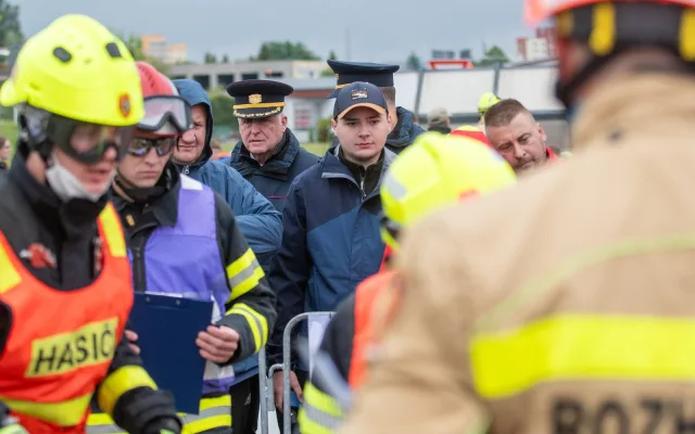Hasiči v Ostravě předvedli boj s časem. Soutěž ve vyprošťování simulovala vážné nehody
