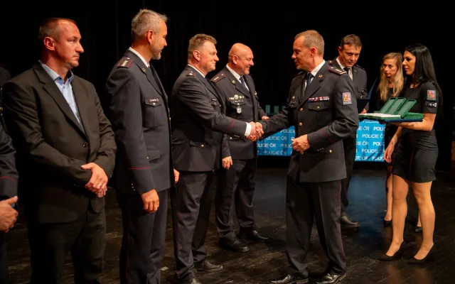 FOTO: Policisté z Frýdku-Místku si převzali svá ocenění. Bylo jich bezmála padesát
