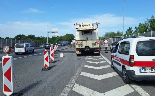 Práce v Roudné ulici nabrali další zpoždění a ŘSD čelí ostré kritice primátora