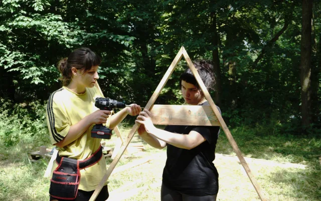 FOTO: Studenti vrátí do Karlovic tradici klimatických lázní, mají na to šest dní