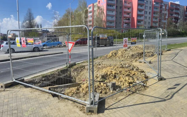Rekonstrukce semaforů na frekventované křižovatce ve Frýdku-Místku míří do finále