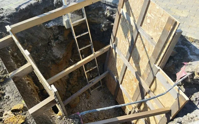 Rekonstrukce semaforů na frekventované křižovatce ve Frýdku-Místku míří do finále