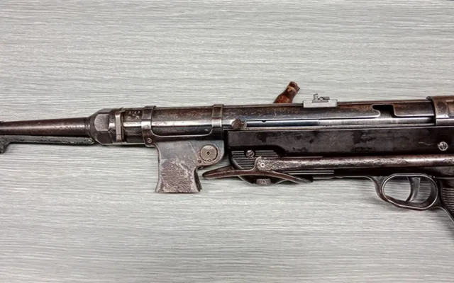 Protitankový kanon nebo nejmenší pistole na světě. Zbraňová amnestie odhalila rarity