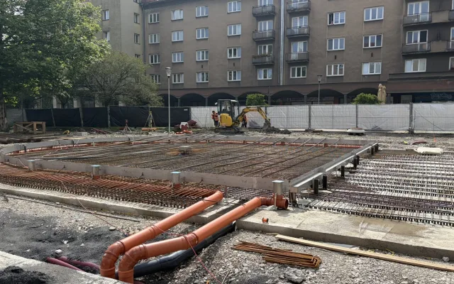Proměna třineckého náměstí pokračuje. Rýsuje se nový vodní prvek