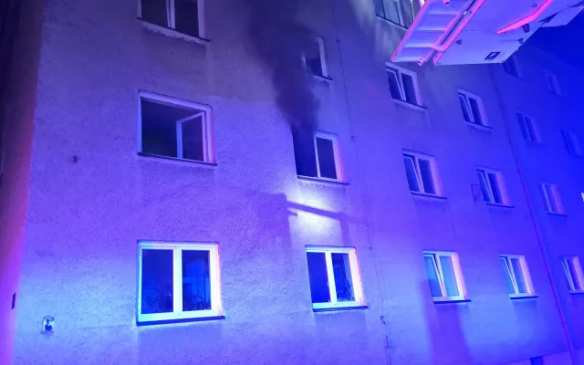 Požár elektrokoloběžky v Hlučíně. Z bytového domu museli evakuovat 31 lidí