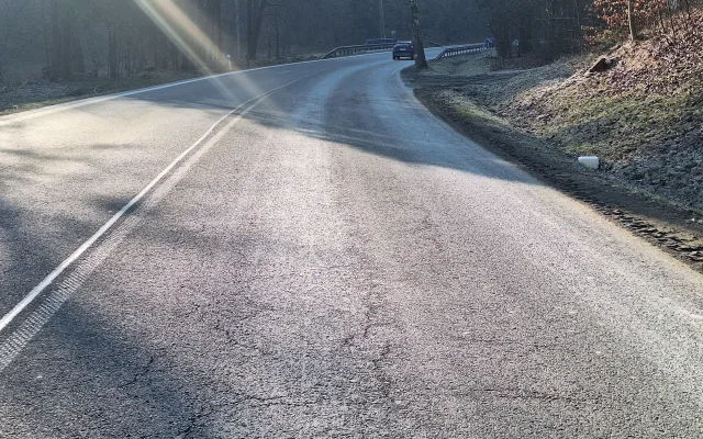 Silnice u Hradce nad Moravicí bude až do října částečně uzavřená, začínají opravy