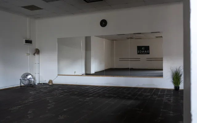 Požár jim vzal vybavení, ale ne chuť tančit. Ostravské studio prosí o pomoc