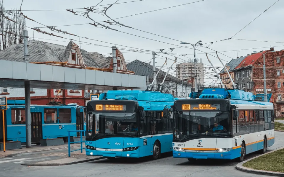 Při noční akci v Ostravě vykázal dopravce z tramvají 11 procent cestujících.