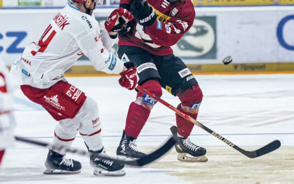 Hokejisté Třince vyhráli na Spartě 3:2 a snížili v semifinále na 2:3