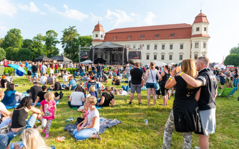 Festival Holešovská Regata opět chystá i soutěž plavidel: přihlaste se taky.