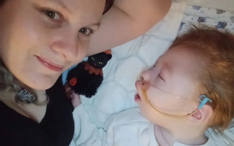 Syn má poškozený mozek a nedožije se rána, řekli Tereze po porodu. Míša teď oslaví tři roky a mamince dává velkou sílu.