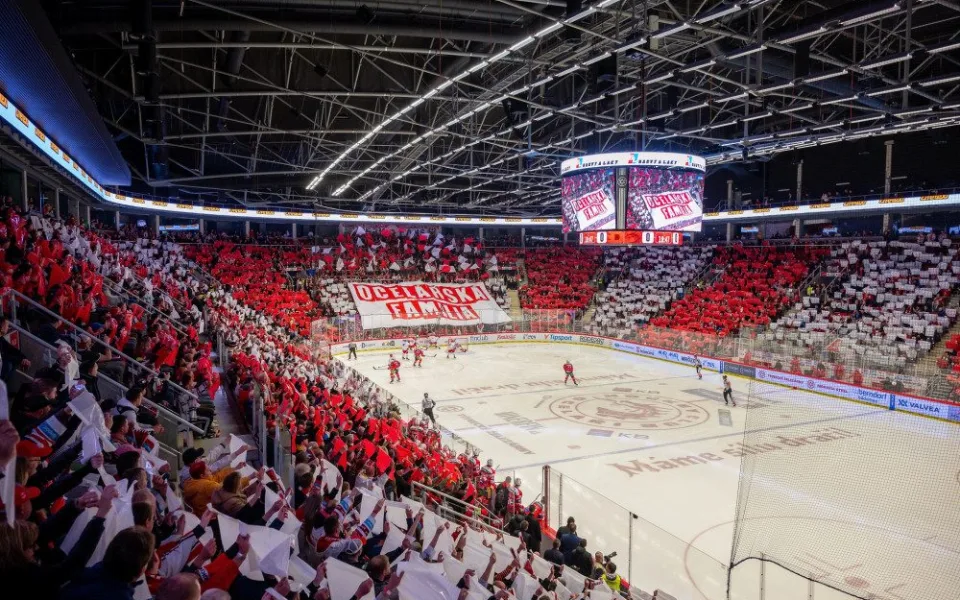 Hokejisté Třince porazili Pardubice 4:3 a ve finále vedou 2:1 na zápasy.