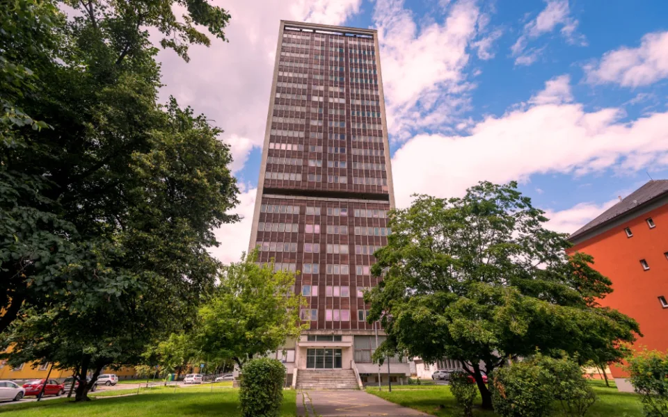 Dva zájemci o ostravský mrakodrap. Musí respektovat architektu Jiřičnou.