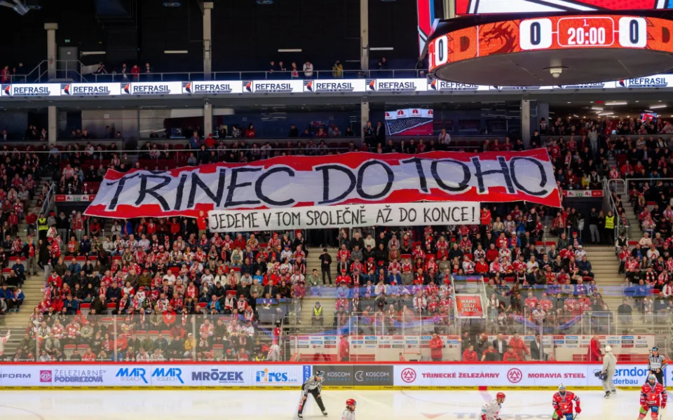Třinec porazil Pardubice 4:1, vyrovnal ve finále na 3:3, rozhodne sedmý zápas
