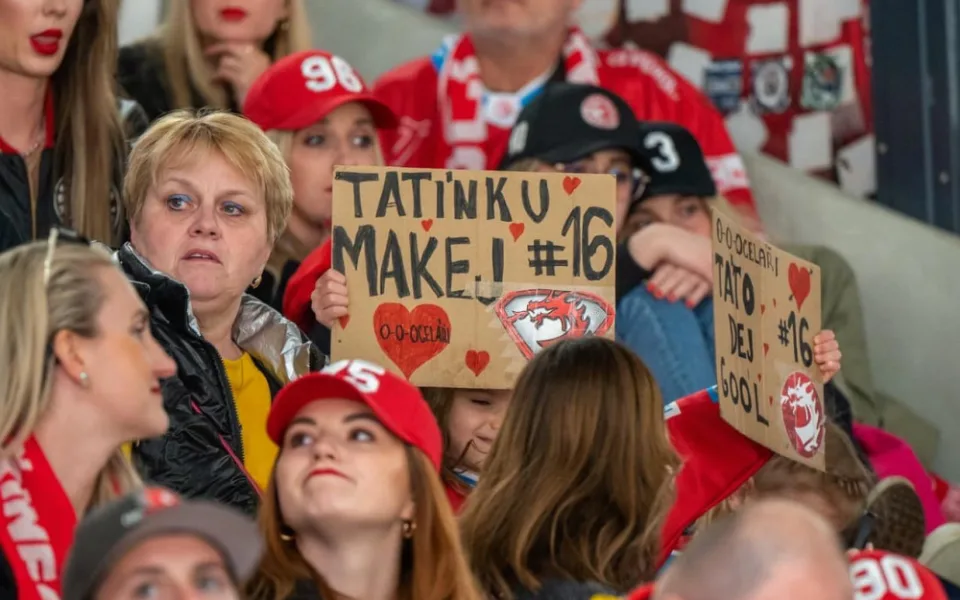 Hokejisté Třince budou titul slavit tradičně i jízdou v otevřeném autobusu.