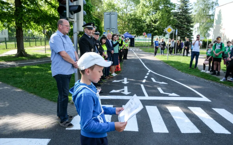 V Ostravě se školáci učí pravidla chování na silnici. Cyklistické dovednosti trénují na dopravních hřištích