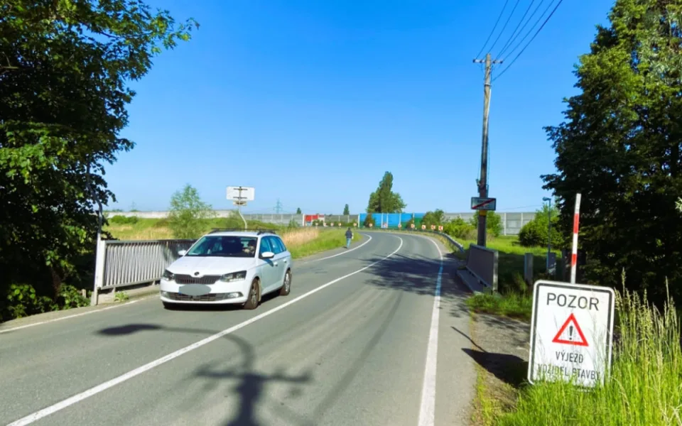 V bohumínské Nové Vsi město vybuduje zpomalovací ostrůvek i nový chodník.