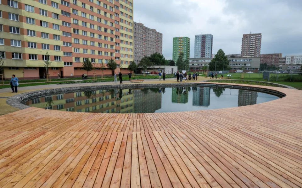 Nejlidnatější ostravská část Jih dostala nový park za 27 milionů, jeho součástí je i vodní biotop