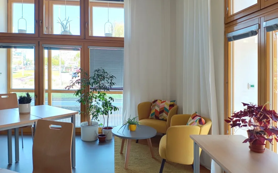 Frýdecko-místecká knihovna nabízí dvakrát týdně místo pro coworking. Využití sdílené kanceláře je zpoplatněno