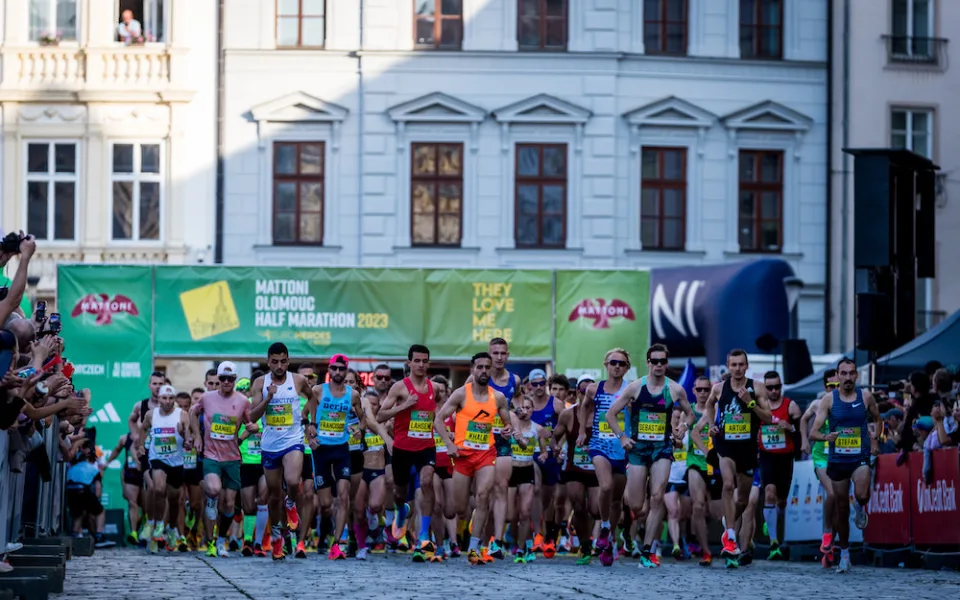 Olomouc přivítá 14. půlmaraton. RunCzech láká i na rodinné běhy a novou pětku