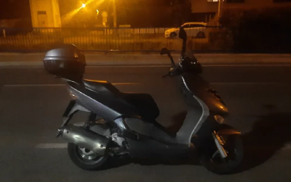 Muž z Novojičínska brázdil silnici na cizí motorce. Sebral ji svému šéfovi, neměl na ni dokonce ani řidičák