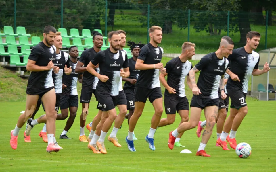 Fotbalová Karviná zahájila přípravu bez několika opor, končí Budínský a Holec