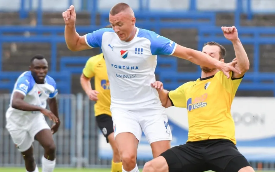 Slovenský fotbalista Almási odešel z Ostravy na hostování do Dunajské Stredy.