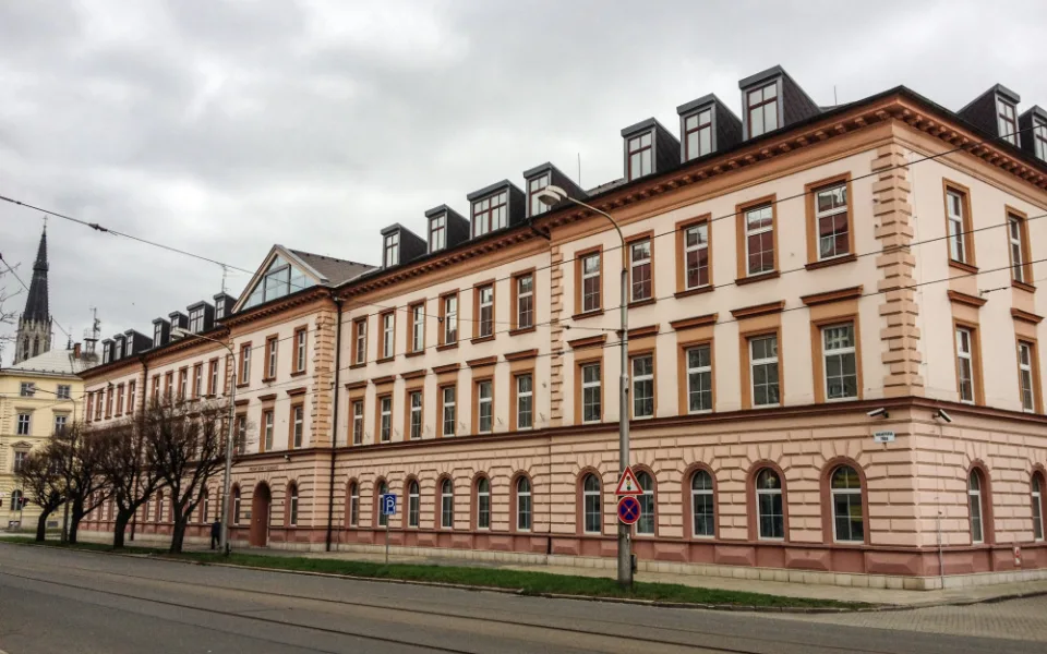 Vrchní soud snížil ženě trest za dlouholeté organizování prostituce na Těšínsku. Do vězení půjde na sedm let