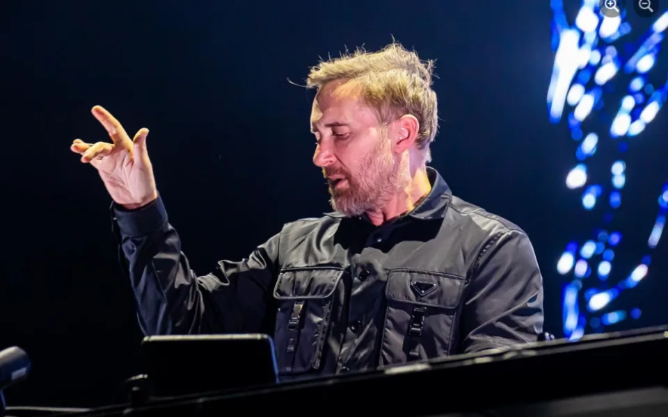 Poslední den ostravského Beats for Love si nenechalo ujít rekordních 50 tisíc lidí. Přilákal je DJ David Guetta