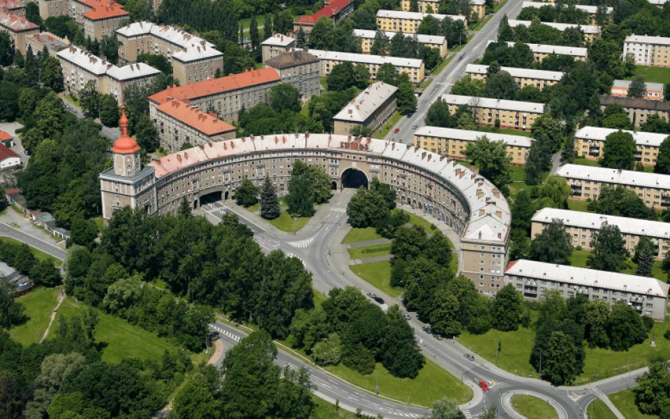 Začíná Letní umělecká scéna v Porubě. Pop-up vystoupení vystřídají domluvené koncerty pro dospělé i děti