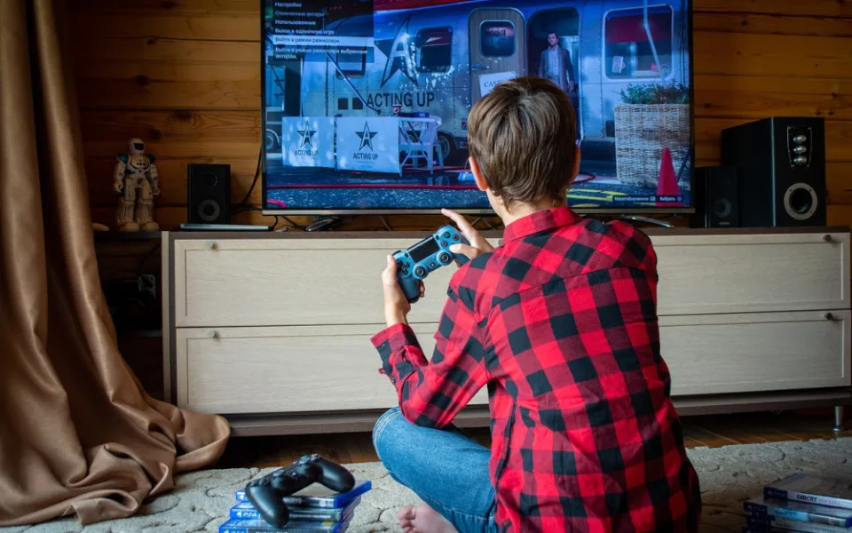 Videohry s příběhem ovlivňují názory hráčů, lze je využít při vzdělávání, ukázala studie.