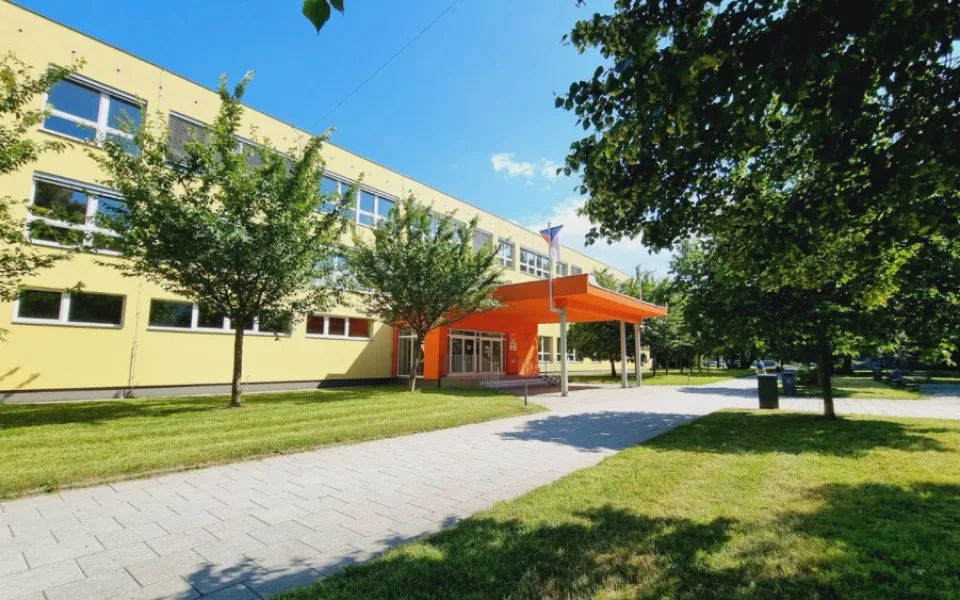 Rekonstrukce základní školy Edvarda Beneše v Opavě se protáhne až do listopadu
