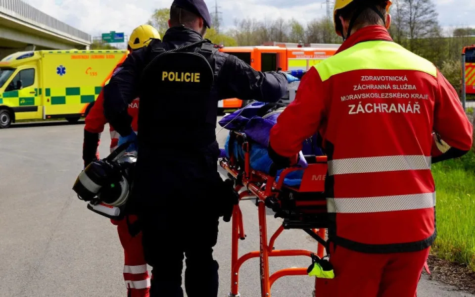 Trojice zraněných cyklistů během hodiny. Záchranná služba se ve čtvrtek nezastavila.