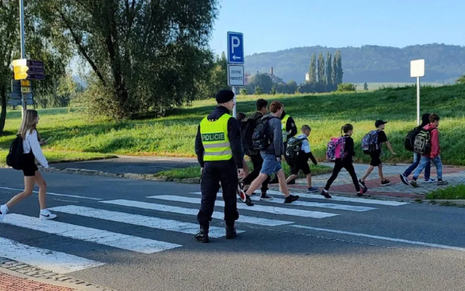 Bezpečně do školy: Policie radí, jak ochránit děti na cestách.