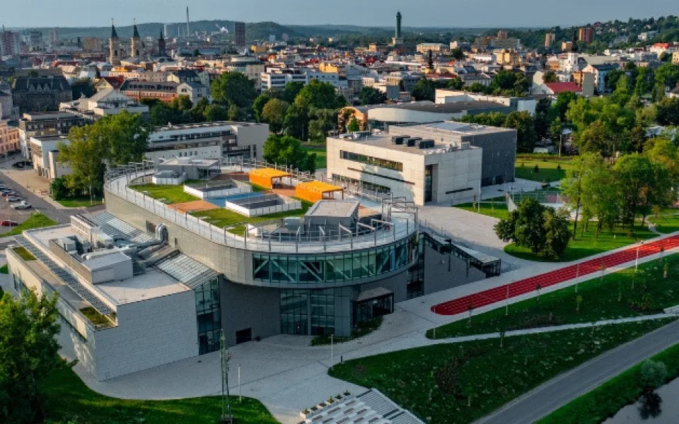 Na Černé louce znovu vyrostou platany. Ostravská univerzita chystá další úpravy City Campusu