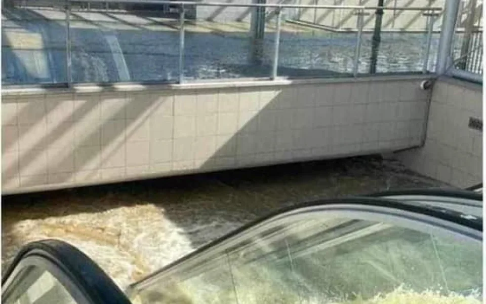 Doprava v Ostravě se hroutí. Zavřená je Rudná ulice, nejezdí autobusové linky a Svinov je pod vodou