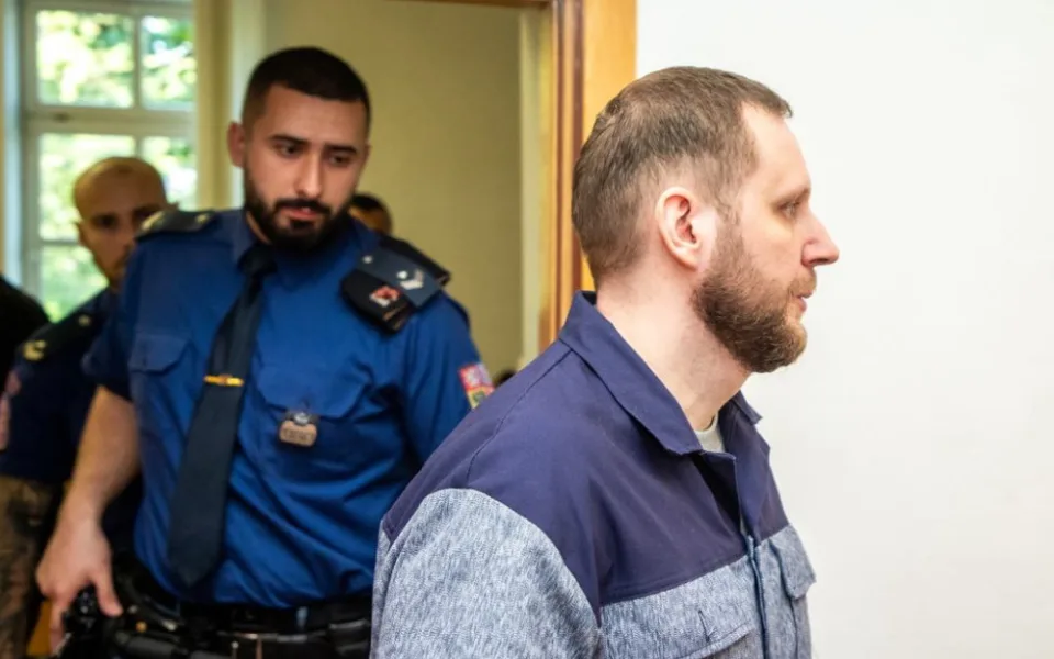 Žhář z Vítkova je na svobodě. Okresní soud v Karviné propustil Jaromíra Lukeše z vězení o sedm let dříve