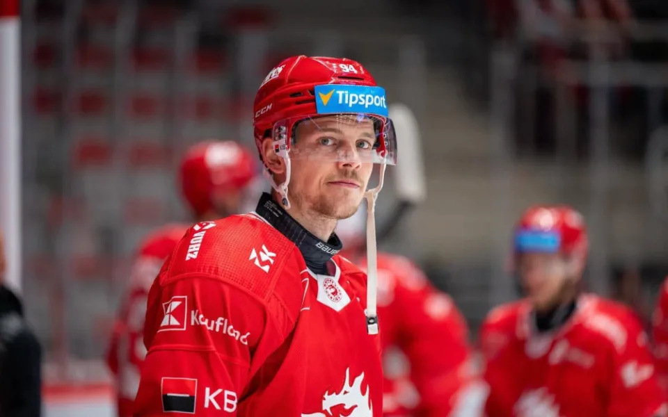 Oceláři prohráli na domácím ledě. Brno třinecký tým porazilo 2:1 po nájezdech