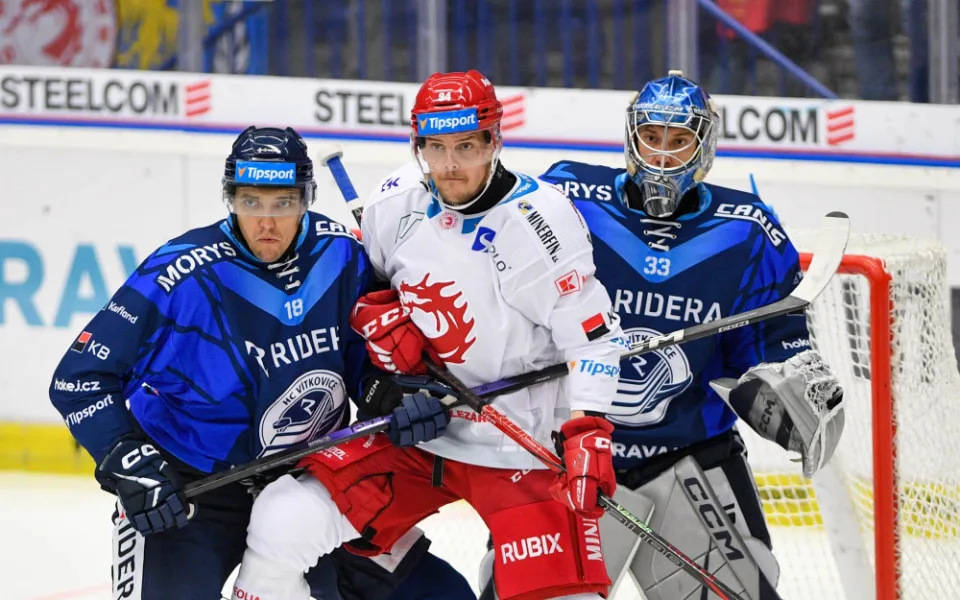 Vítkovice góly z přesilovek v prvním derby sezony pokořily Třinec