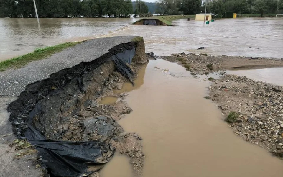 Oprava protržené hráze v opavské části Palhanec začne v nejbližších dnech
