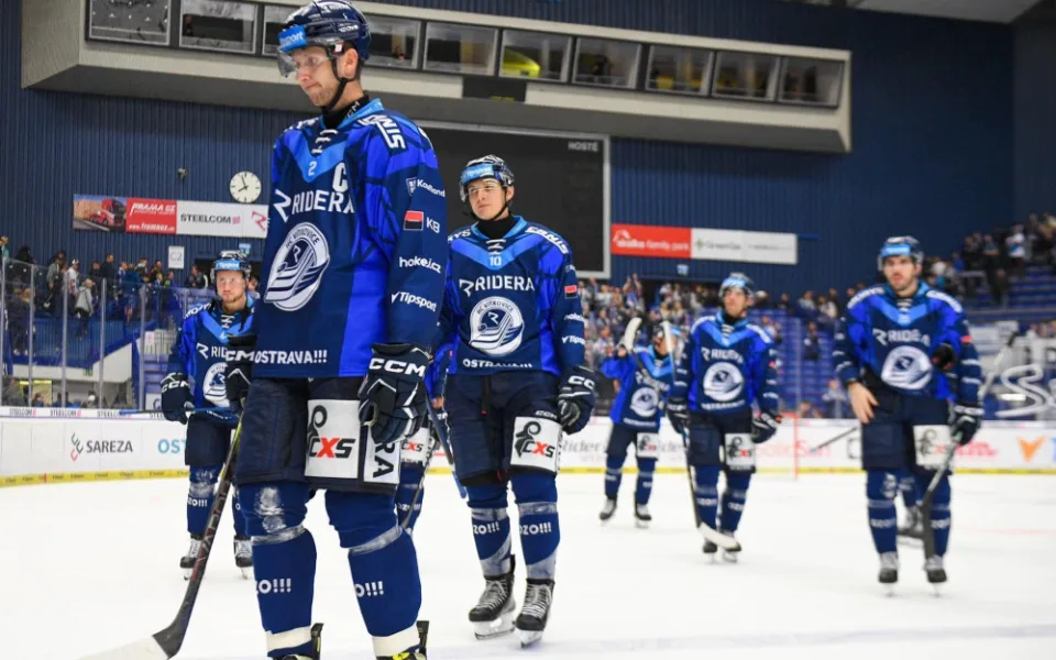 Hokejisté Vítkovic vyhráli na karlovarském ledě 4:2. Dva góly dal Nellis