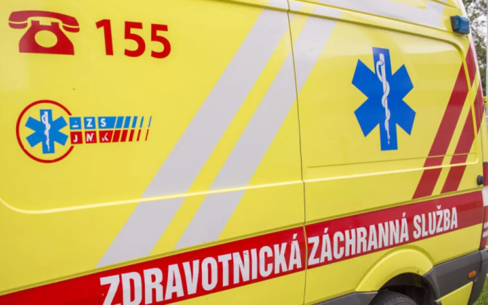 Čtyřiasedmdesátiletý muž se v Krnově otrávil oxidem uhelnatým. O dva roky straší žena musela do nemocnice