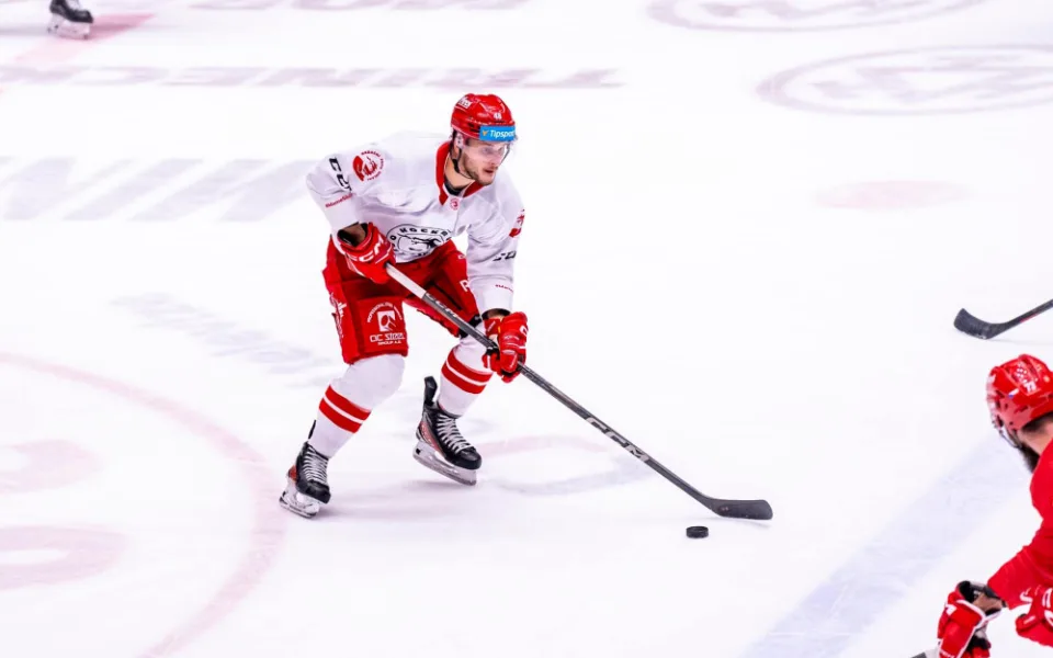 Hokejisté Sparty vyhráli v Třinci 3:2 po nájezdech, rozhodl Horák