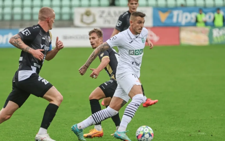 Fotbalisté Karviné porazili Olomouc 2:1 a zdolali ji poprvé v ligové historii