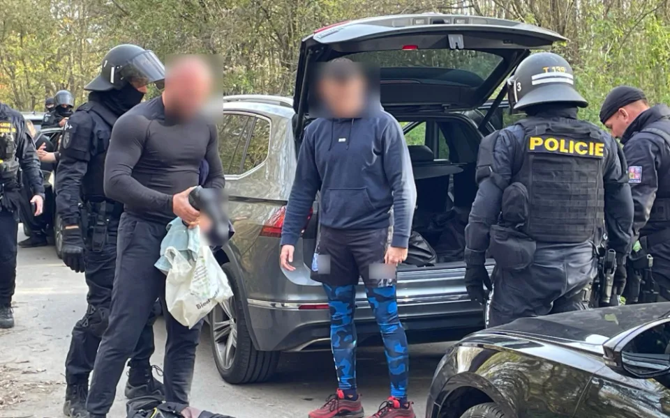Na Hlučínsku se chtěli poprat fotbaloví chuligáni. Chystanou šarvátku jim ale zarazili policisté