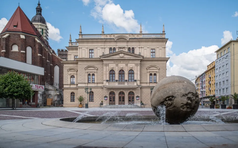 Slezské divadlo Opava v neděli uvede satirický příběh o návratu Adolfa Hitlera