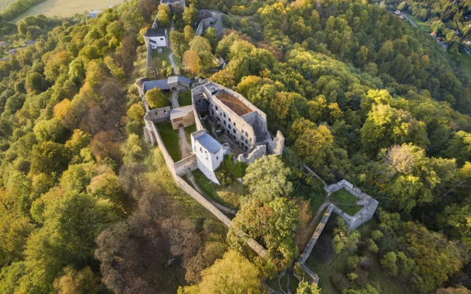 Zříceninu hradu Hukvaldy čekají rozsáhlé opravy, zdivo je potřeba stabilizovat