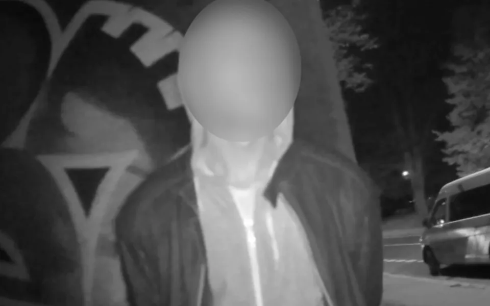 Zloděj ukradl na čerpací stanici pivo, celou dobu ho sledovala obsluha na kamerách.